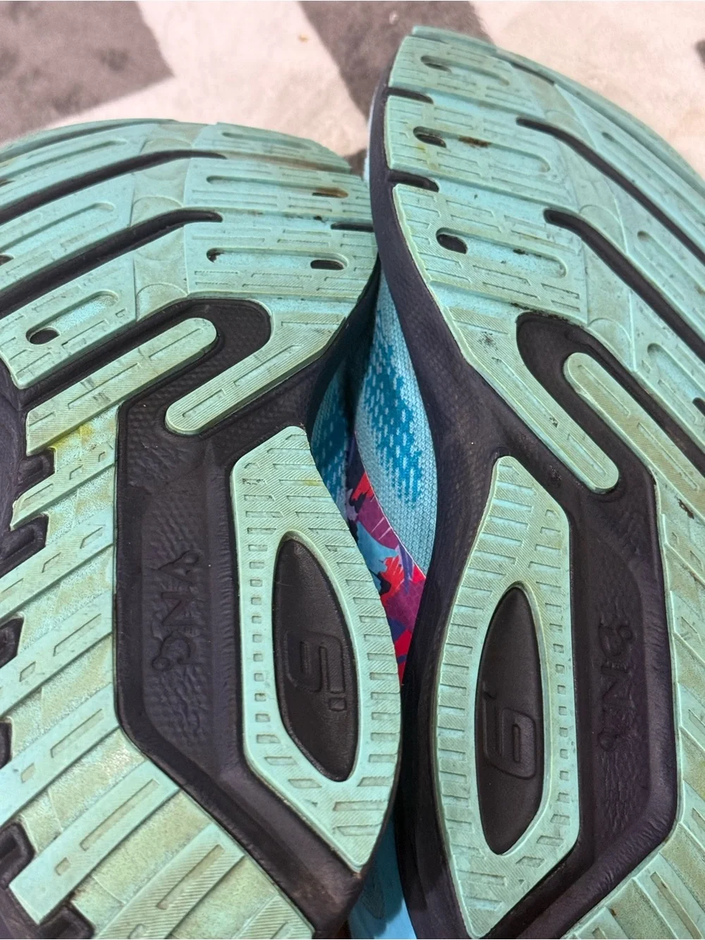 Brooks Women's Launch 9 Running Shoes with Pink Laces